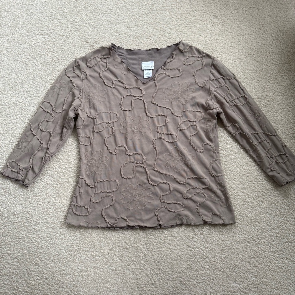 EUC haystacks taupe conduit surreal textured top